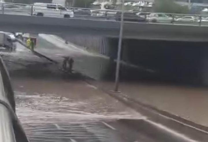 Ankara'da sağanak; alt geçit ve caddeler suyla doldu