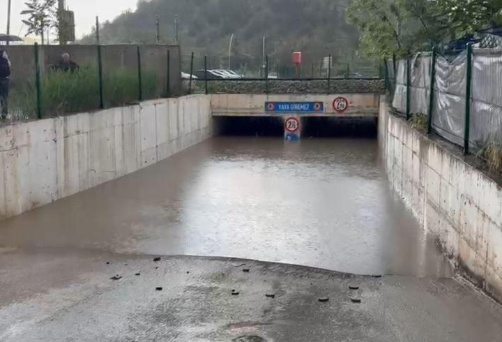 Kırıkkale'de sağanak; altgeçit ve caddeler suyla doldu