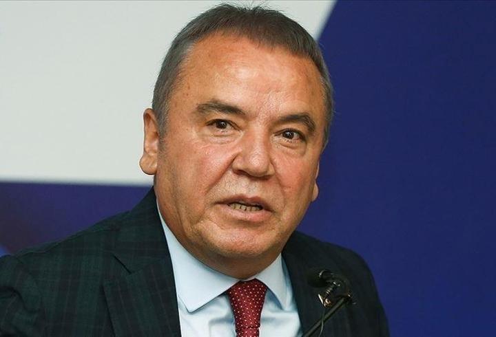 Muhittin Böcek'e bir dosyadan ev hapsi verildi