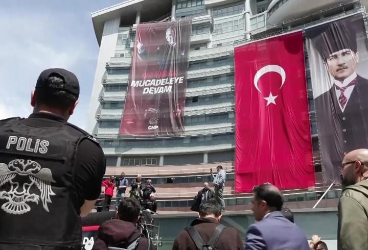 İşte arbede sonrası CHP Genel Merkezi: NELER OLUYOR?