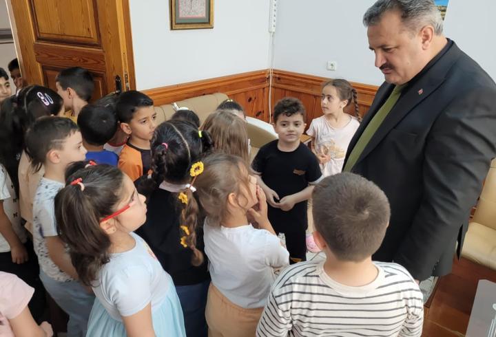 Edirne'de öğrencilerden Gazze için kurban bağışı