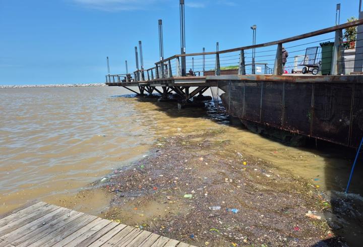 Şiddetli yağış sonrası Zonguldak'ta denizin rengi değişti
