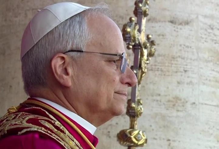 Papa’dan yapay zeka çıkışı! “Yapay zeka bilgi kirliliği yapıyor, onu yavaşlatın”