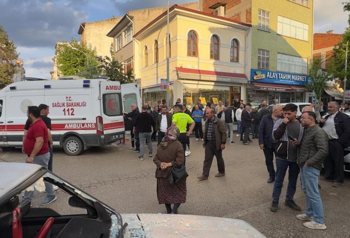 Husumetlilerinin üzerine otomobil sürdü: 2 yaralı