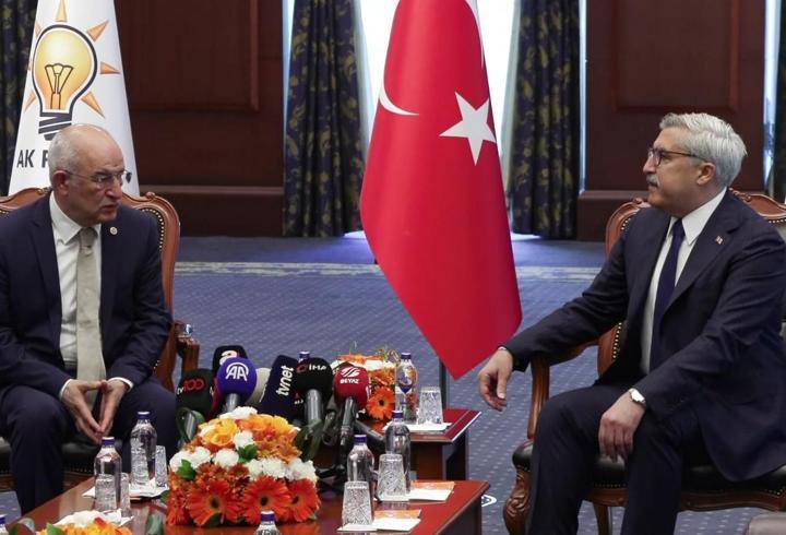 AK Parti ve CHP bayramlaşıyor