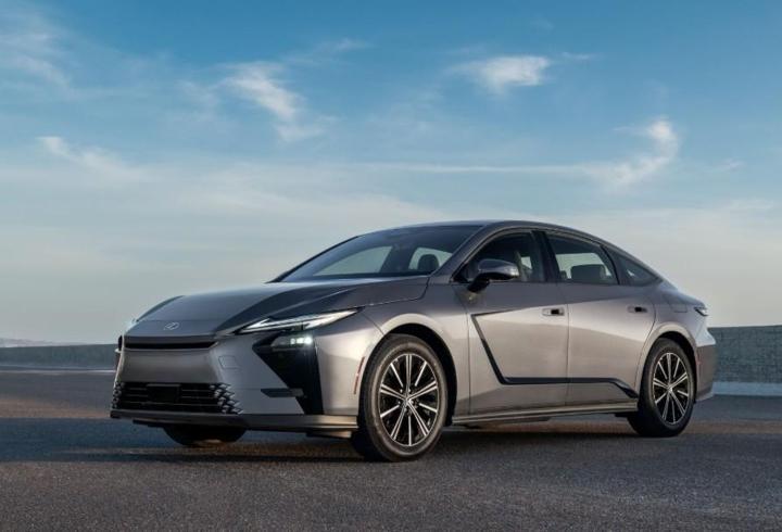 Lexus, Yeni ES Modelini son çeyrekte getiriyor