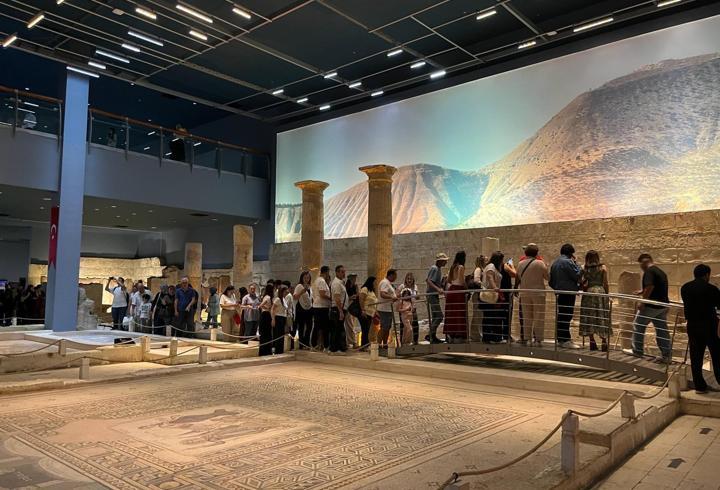 Zeugma Mozaik Müzesi'ne bayram tatilinde ziyaretçi akını
