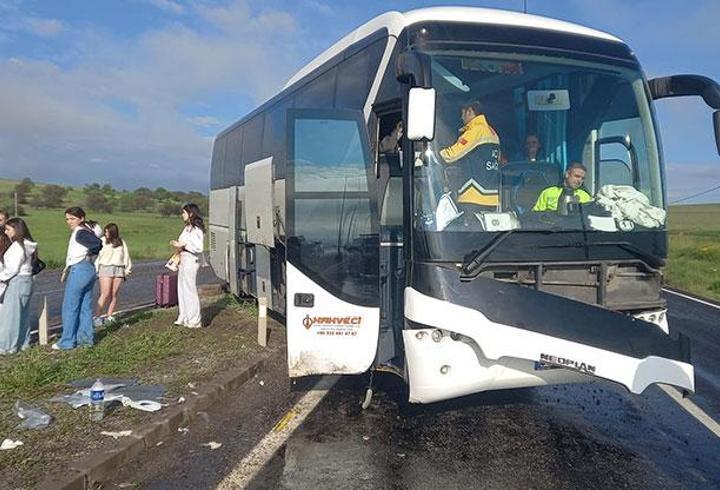 SON DAKİKA... Aksaray'da tur otobüsü kaza yaptı: 16 yaralı