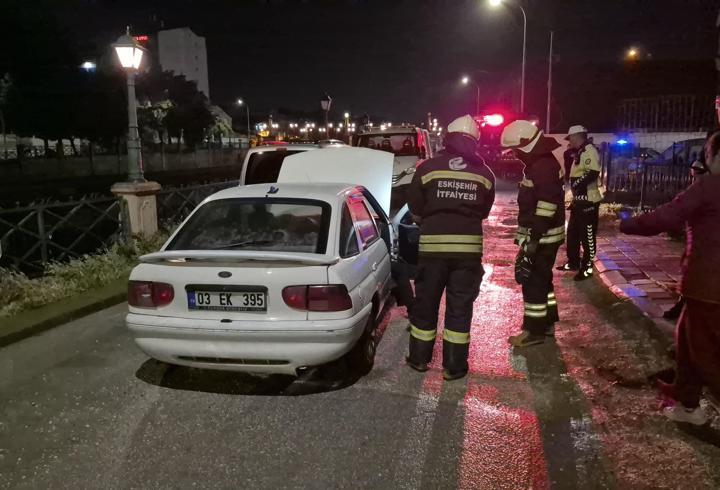 Eskişehir'de seyir halindeki otomobil yandı