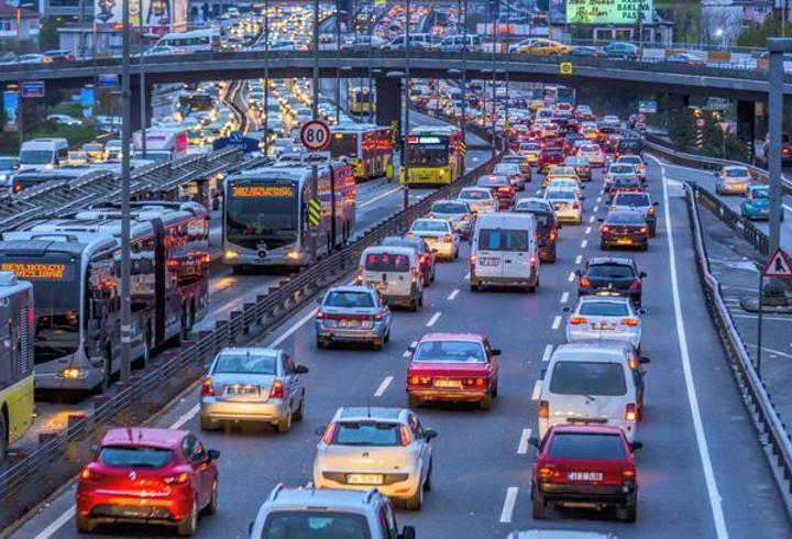 İstanbul’da trafik çilesi bitmiyor