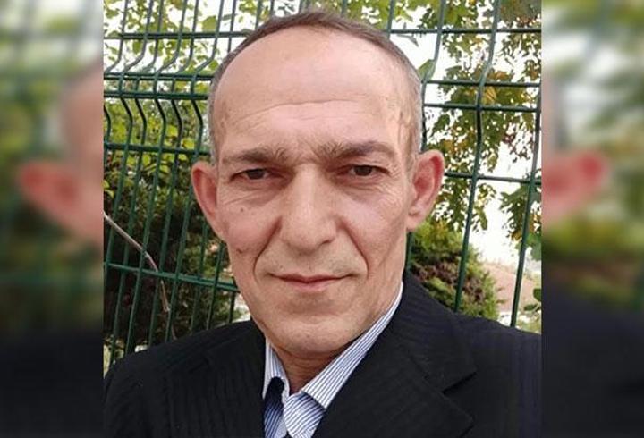 İzmir'de bir anne, küçük kızının müstehcen görüntülerini sanal medyada beğeni almak uğruna yayınladı. İhbar üzerine harekete geçen ekipler mağdur çocuğu koruma altına alırken, anneyi de gözaltına aldı.1