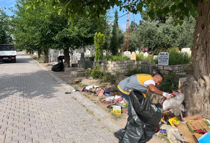 Mardin Büyükşehir Belediyesi’nden mezarlıklarda bayram mesaisi