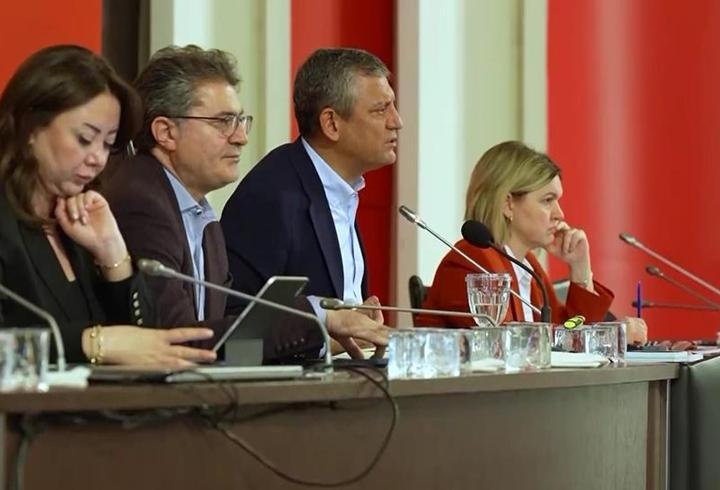 CHP'de sanal medya krizi… Kurumsal hesaplar Özgür Özel'e bağlandı