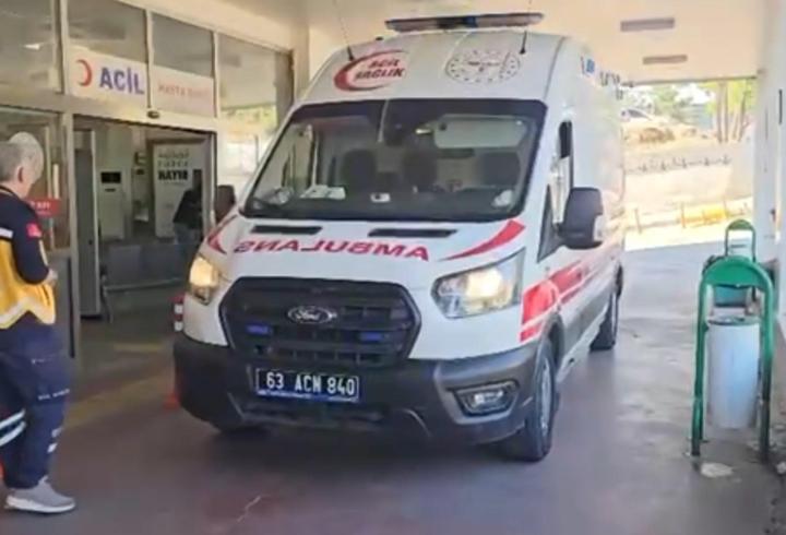Bahçesinde gördüğü yılanı vurmak isterken 5 kişiyi yaraladı