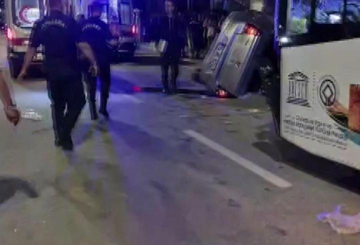 Diyarbakır’da belediye otobüsü ile otomobil çarpıştı: 2 ölü, 7 yaralı