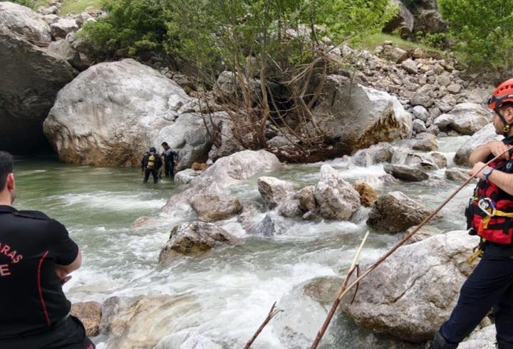 Kahramanmaraş'ta nehirde kaybolan kişiyi arama çalışmaları sürüyor