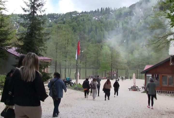 Karagöl, bayramda yerli ve yabancı turistleri ağırladı
