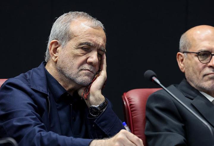 İran'ı karıştıran iddia: Pezeşkiyan istifa mı etti?