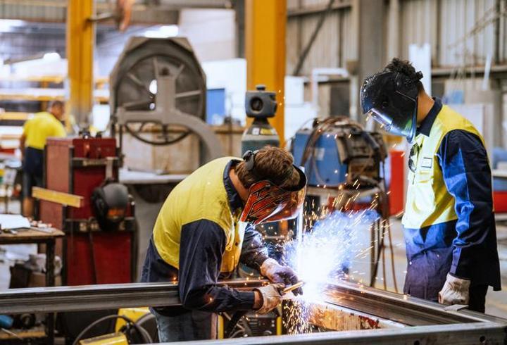 İmalat sanayisinde toparlanma sinyali: PMI 14 ayın zirvesine çıktı