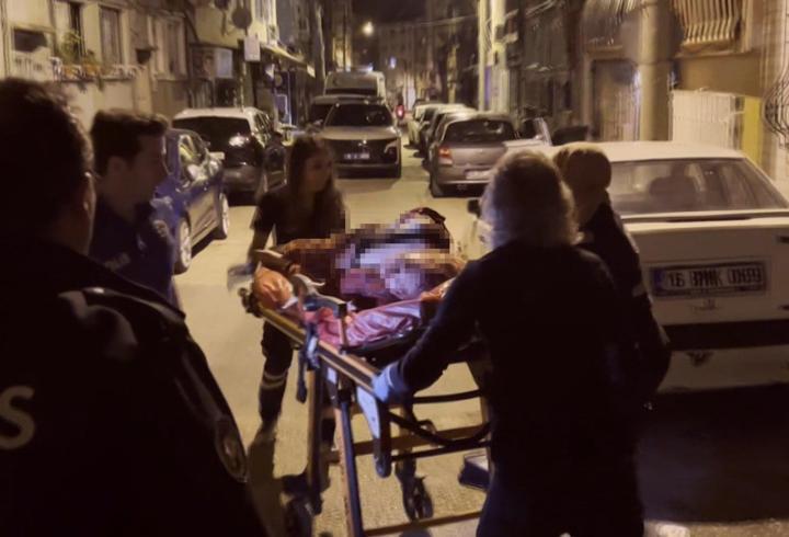 Önce annesini ardından kendini bıçakladı