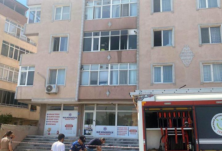 Apartman dairesindeki yangın büyümeden söndürüldü