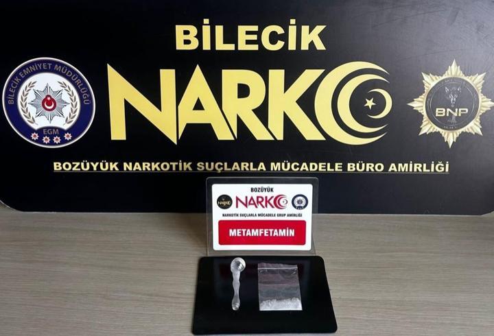 Bilecik'te üzerinde uyuşturucu bulunan zanlı yakalandı