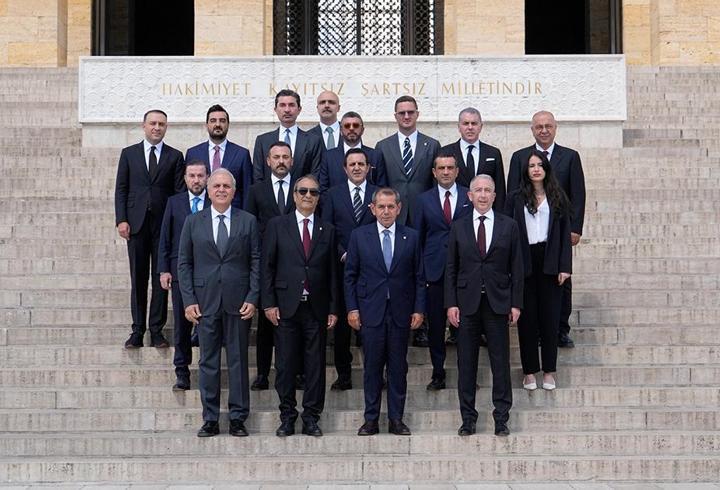 Galatasaray Yönetimi, Anıtkabir’i ziyaret etti