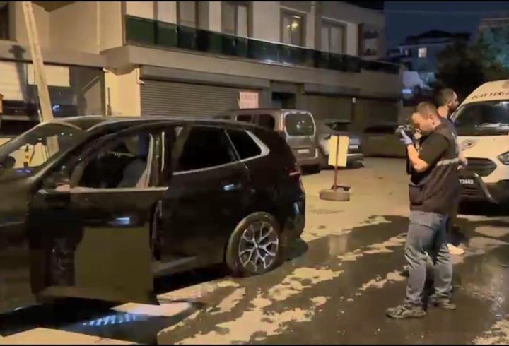 Beylikdüzü'nde kafede tartıştığı kişi tarafından aracına ateş açıldı
