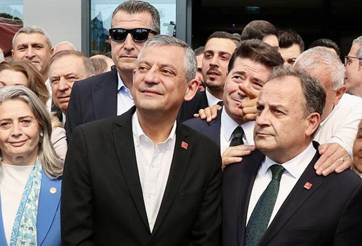 Özgür Özel Trabzon'da: Siz bugün tarihin doğru tarafındasınız