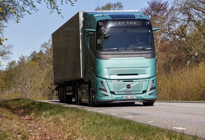Volvo Trucks elektrikli kamyonlarda menzili 700 km’ye çıkardı
