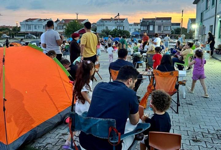 Gelibolu'da anaokulu öğrencilerinin çadır kampı etkinliği