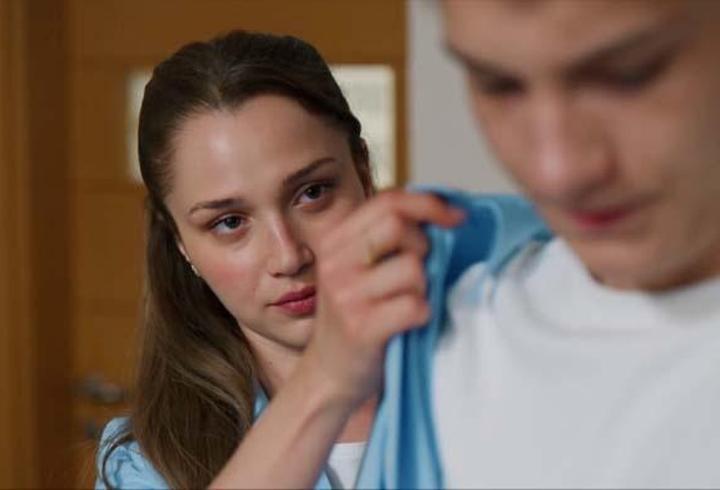Daha 17'de Aşk Bacayı Sardı! Aras ve Leyla Olmazlara Vuruldu