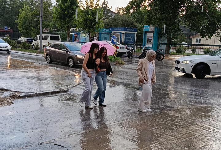 Edirne ve Kırklareli'de sağanak etkili oldu