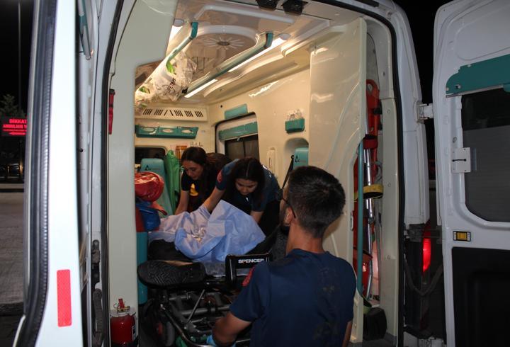 Parkta uğradığı biber gazlı ve bıçaklı saldırıda ağır yaralandı