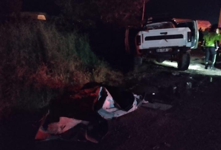 Kamyonet ile TIR çarpıştı: 3 yaralı