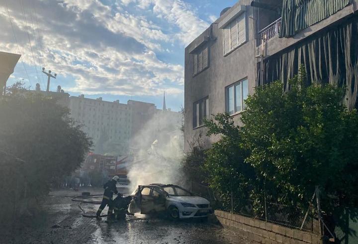Seyir halindeki otomobil yandı