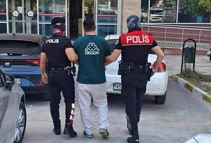 Manisa'da, 60 yıl hapisle aranan firari hükümlü yakalandı
