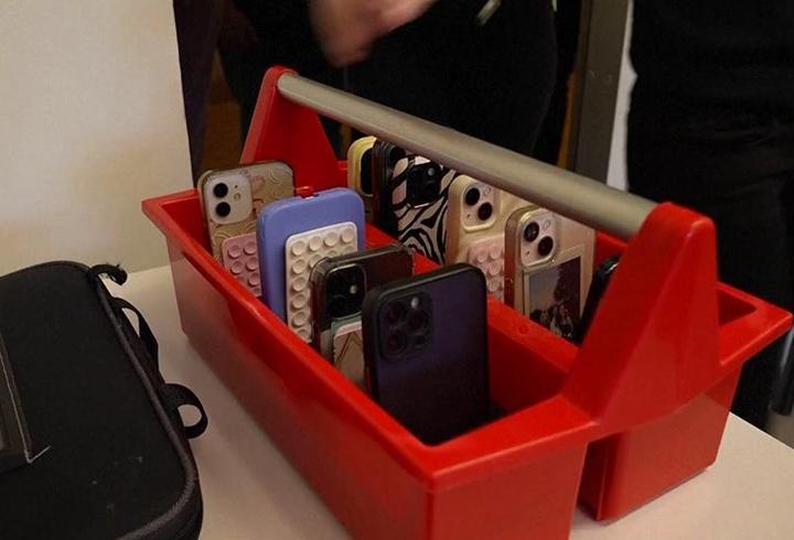 İsveç'te okullarda telefon yasağı