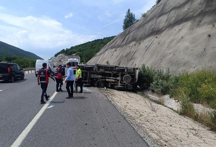Bilecik'te kamyonetin devrilmesi sonucu 1 kişi yaralandı