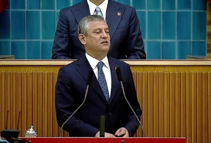 Özgür Özel TBMM’de grup kürsüsündeydi: “Kürsüde konuşmayı zafer görmüyorum”