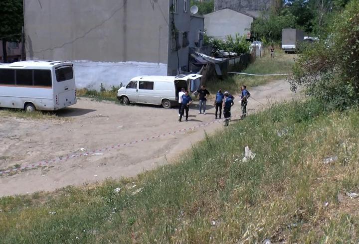 Bağcılar'da arsada oyun oynayan çocuklar araçta ceset buldu