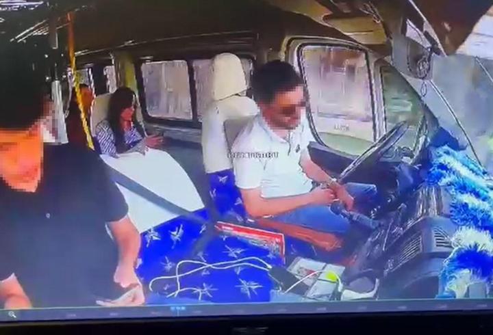 Minibüste panik: şoför uyuyakaldı