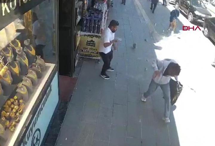 Binadan beton parçaları koptu! Son anda kurtuldular