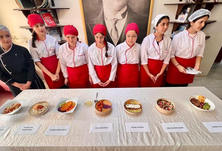 Osmaniye’de öğrenciler en lezzetli salata için yarıştı