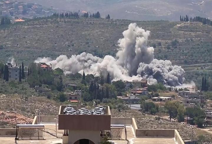 İsrail Lübnan'a saldırdı: 12 kişi öldü
