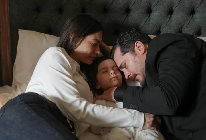 Kübra Ünlü yazdı! 'EŞREF RÜYA'DAN TARİHİ VEDA!