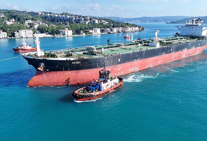 Rusya'da saldırıya uğramıştı: Boğazdan geçti