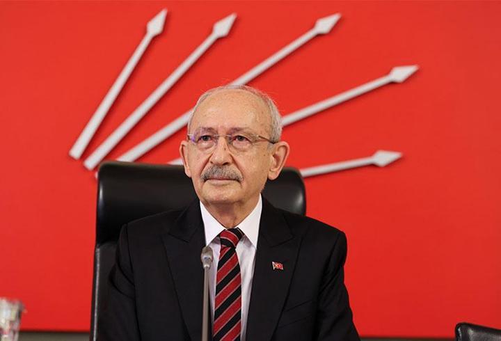 Yabancı sanal ağlar ve dijital platformlar, suçun merkezi haline geldi. Bununla birlikte bir de internetin karanlık ağları var. Bu ağlar üzerinden tıpkı alışveriş sitelerinde olduğu gibi silah, uyuşturucu madde, sahte kimlik gibi yasa dışı unsurlar sipariş edilebiliyor. Uzmanlar tehlikeye karşı uyarıyor. CNN TÜRK Muhabiri Ümit Uzun, detayları Adli Bilişim Uzmanı Prof. Dr. Ali Murat Kırık'la konuştu.1
