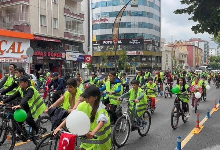 Niğde'de 13'üncü Geleneksel Yeşilay Bisiklet Turu