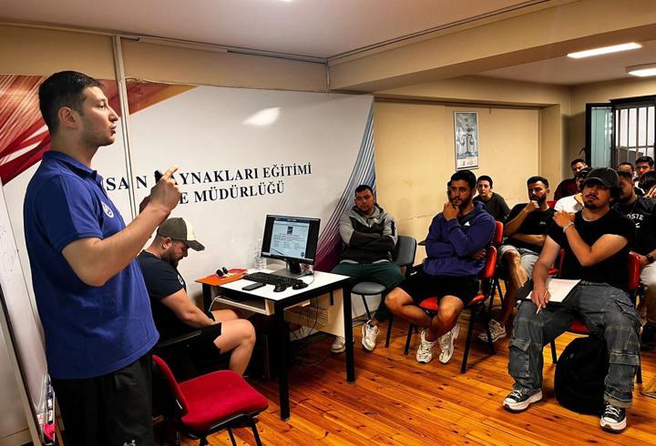 İzmir sahillerinde hayat nöbeti